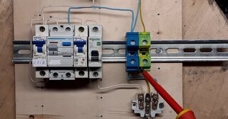 Установка устройства защитного отключения в Ейске в октябре